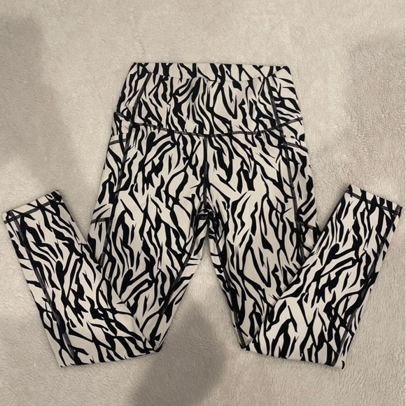 Zyia Safari Pocket Brilliant Hi-Rise 7/8 24" - Picture 13 of 13